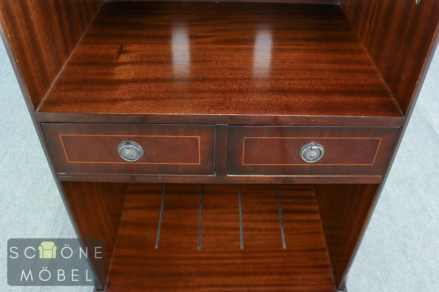 Schönes Englisches Design HiFi Schränkchen Kommode Antik Stil Regal Vertiko