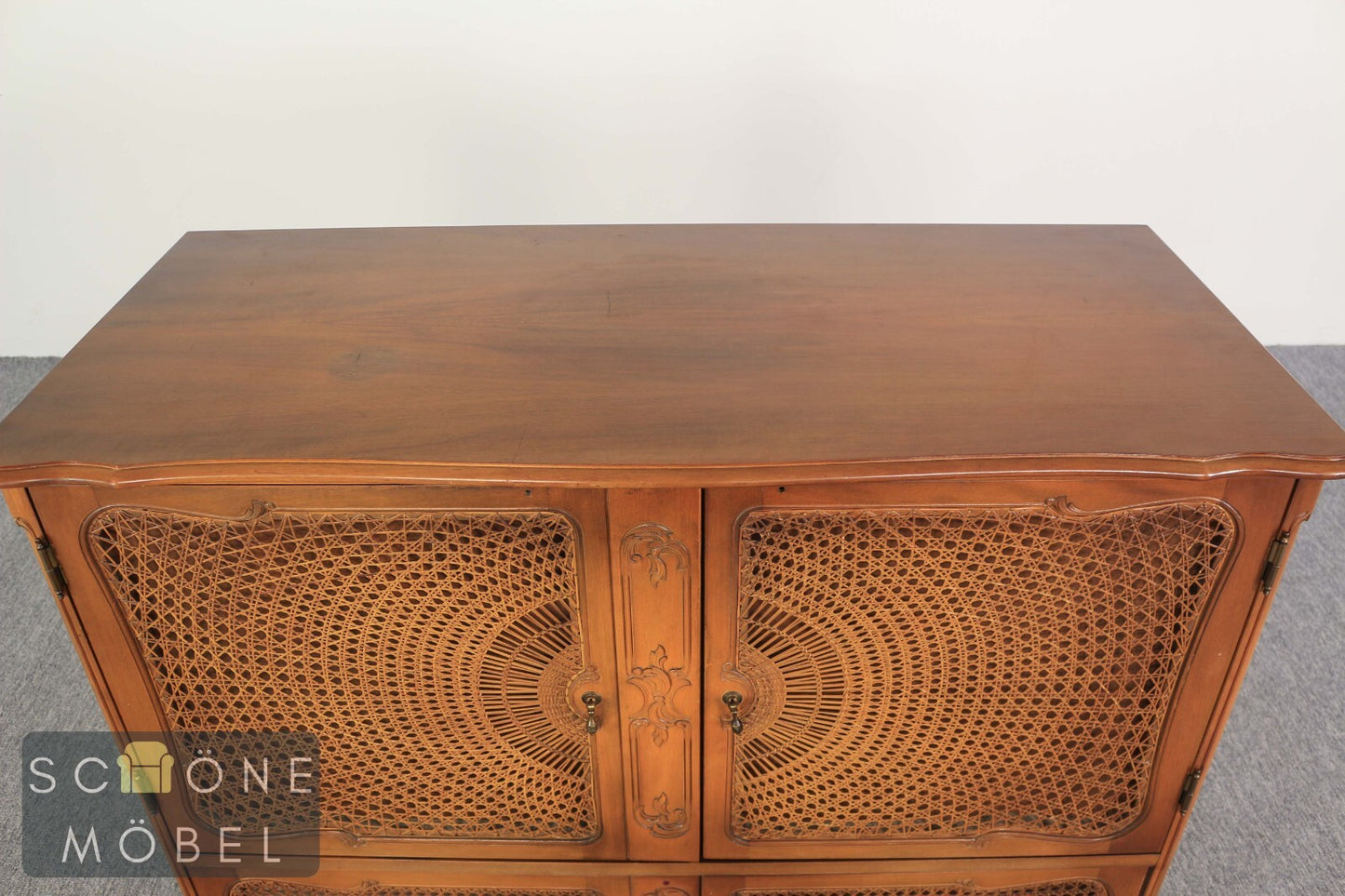 Blaupunkt Phonoschrank Virginia Typ 2530 – Retro-Design mit Radio & Plattenspiel
