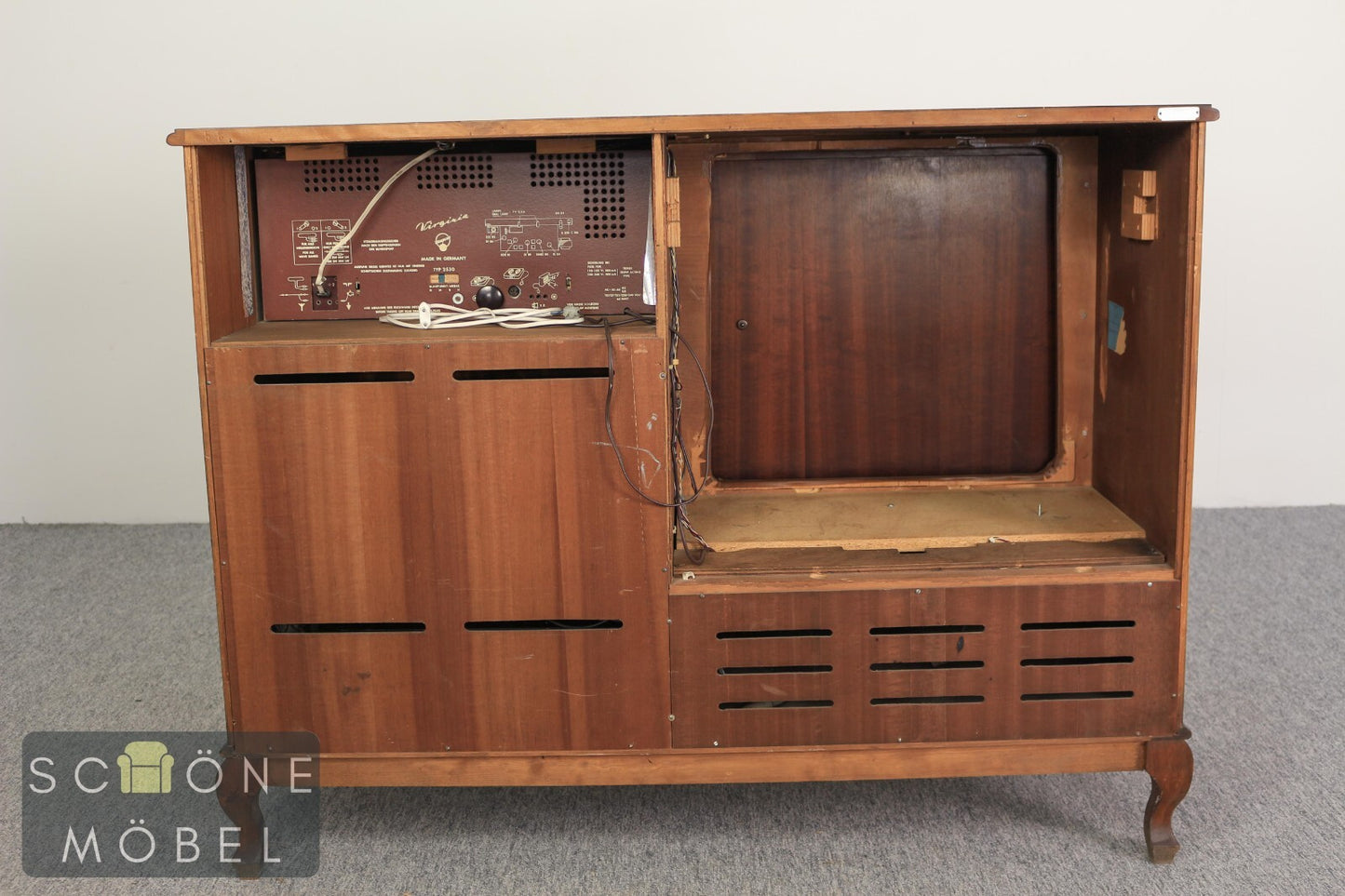 Blaupunkt Phonoschrank Virginia Typ 2530 – Retro-Design mit Radio & Plattenspiel