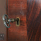 Biedermeier Stil Vitrinen Schrank / Eckschrank Mahagoni Glasvitrine Intarsie