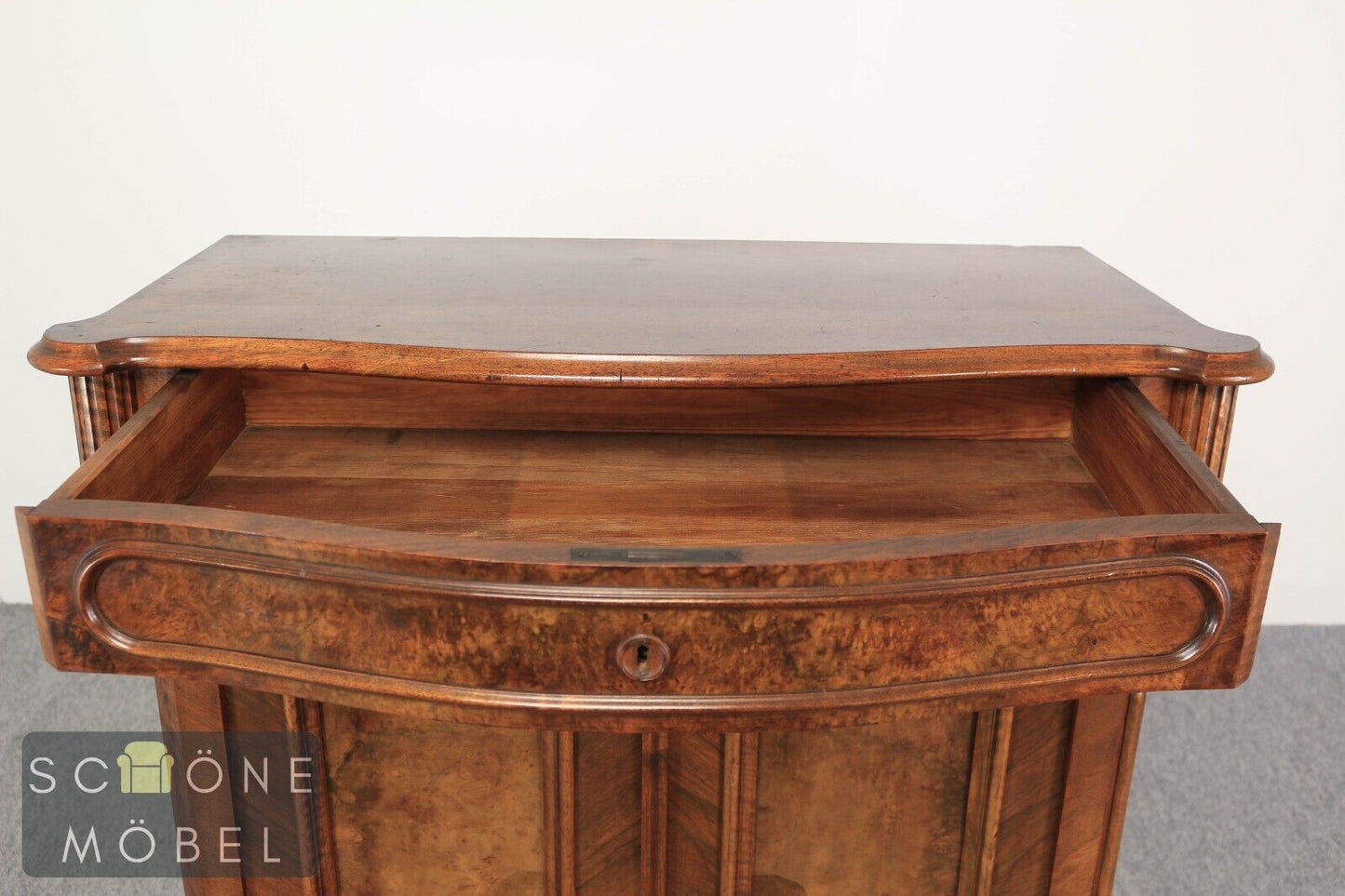 Hübsche Louis Philippe Kommode Schränkchen Sideboard Anrichte Vertiko Antik Stil