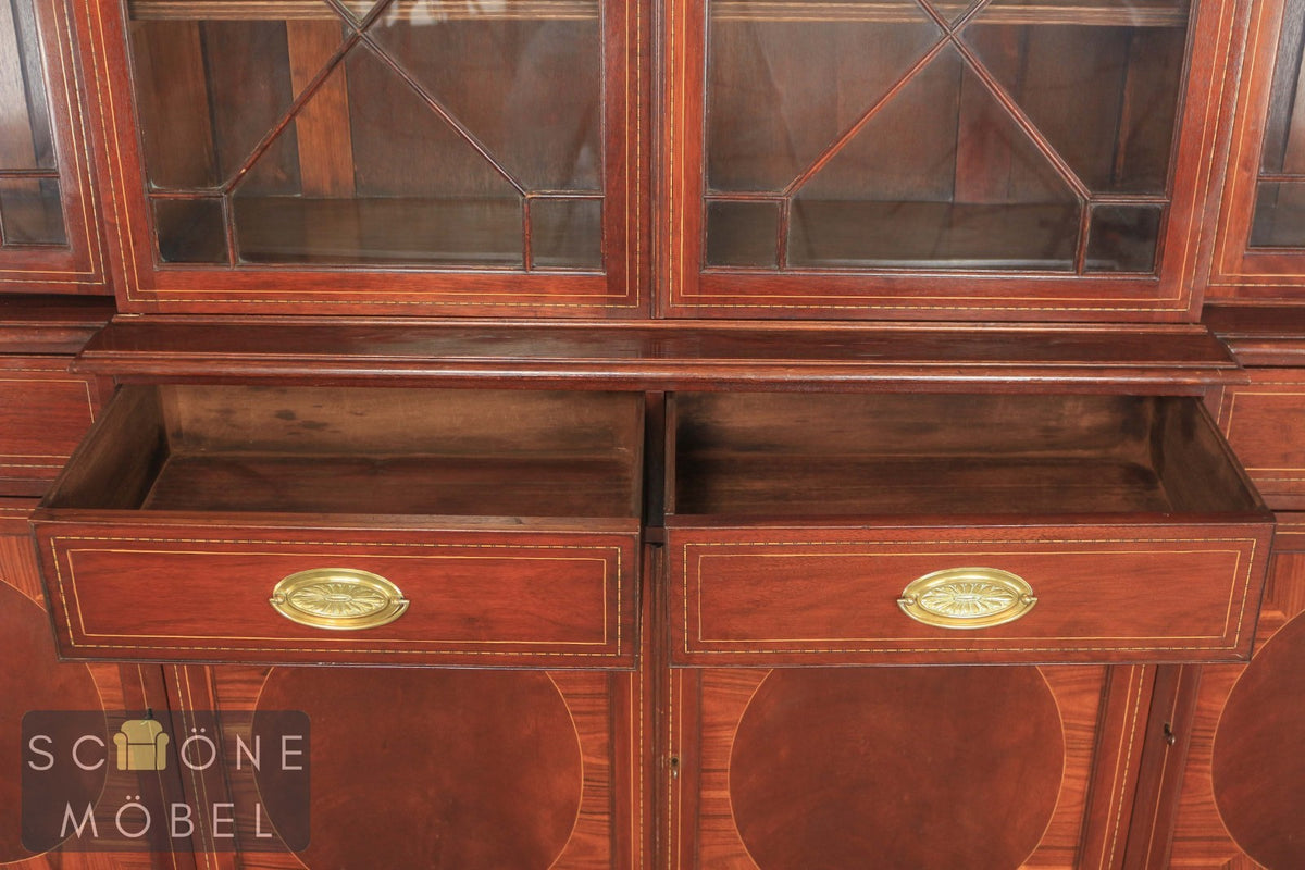 Edles Mahagoni Buffet im klassischen Design Vitrine Stauraum hochwertige Schrank