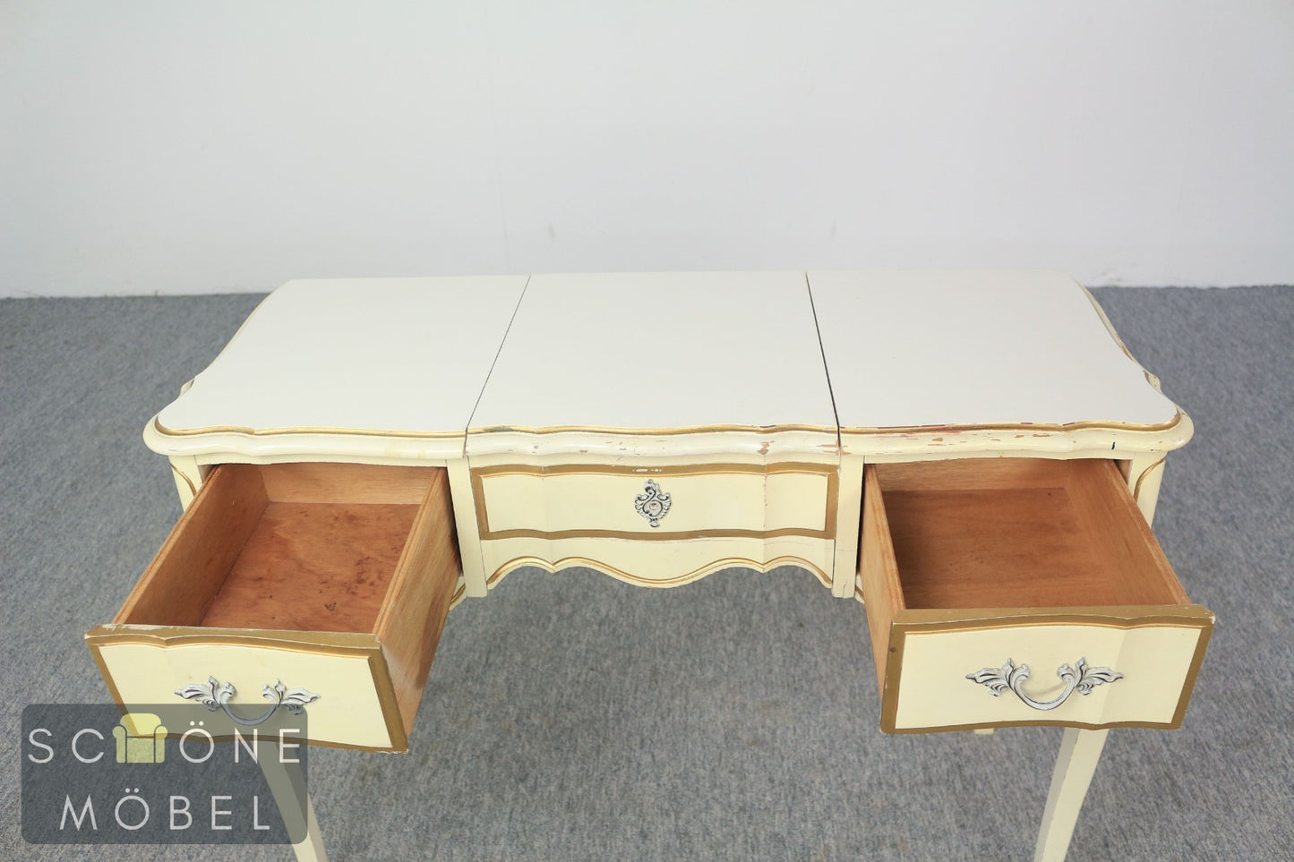 Eleganter Schminktisch / Schreibtisch im französischen Landhausstil mit Spiegel